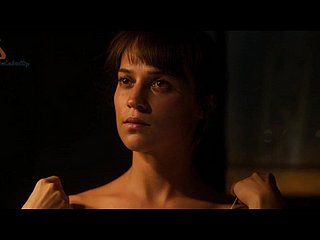 Alicia Vikander - Widely applicable Aardbeving 2019