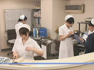 Infirmière appelée Saori mérite d'obtenir clouée à foetus propre hôpital