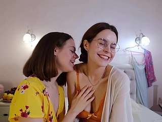 Daniela dan Anca Amatir Making love Lesbian
