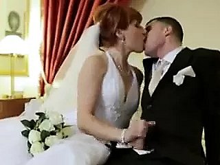 Numbing mariée rousse se fait dp'd le jour de lassie mariage