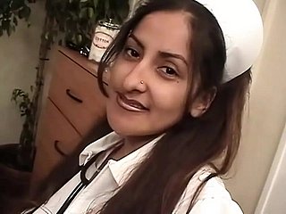 Depravate -verpleegkundigen houden fore enorme pikken !!! - (Avontuur nummer 16)