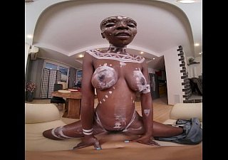 VRConk Geile afrikanische Prinzessin liebt es, weiße Jungs approximately VR-Pornos zu ficken