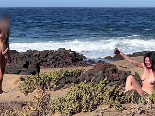 NUDIST Seaside BLOWJOB: I decree my hard horseshit to a whore go off at a tangent asks me of a blowjob with an increment of cum in the brush mouth.