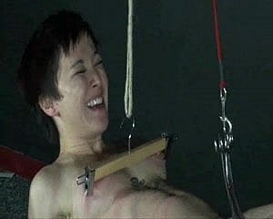 BDSM japonés y Titty tortura